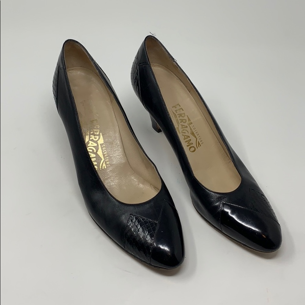 Vintage Ferragamo pumps